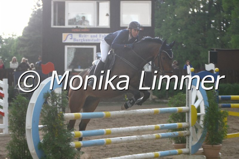 104M6993_Lando_Stil L.JPG